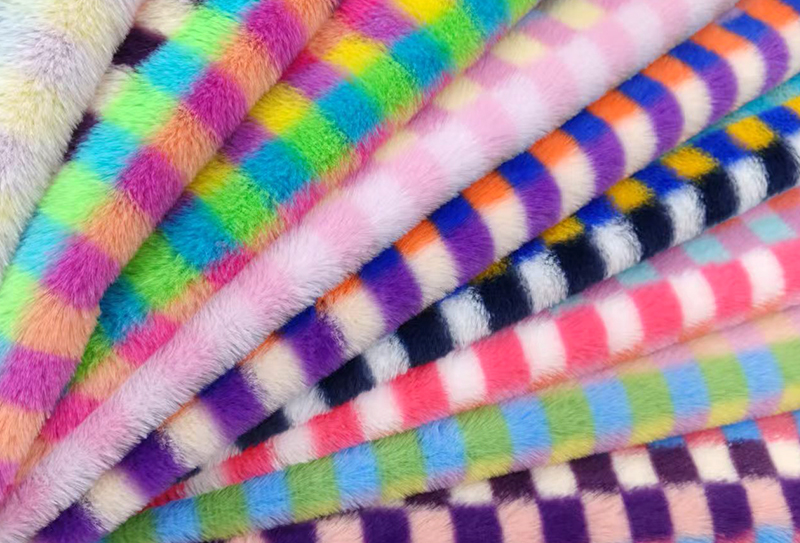 500mg 160cm Colorful plaid rabbit fur print plush fabric 500mg 160cm Colorful plaid rabbit fur print plush fabric