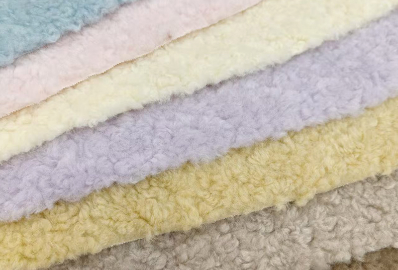 750mg*160cm Gardenia large particle plush fabric