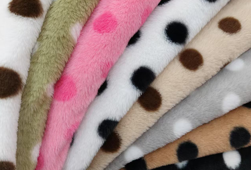 500mg 160cm Rabbit fur printed polka dot fabric 500mg 160cm Rabbit fur printed polka dot fabric
