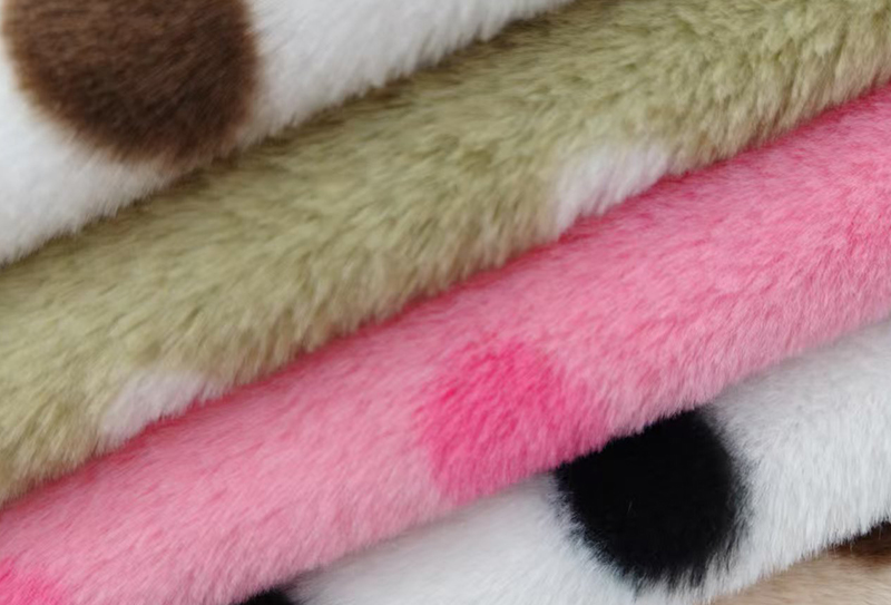 500mg 160cm Rabbit fur printed polka dot fabric 500mg 160cm Rabbit fur printed polka dot fabric