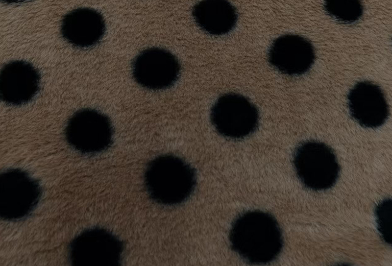 500mg 160cm Rabbit fur printed polka dot fabric 500mg 160cm Rabbit fur printed polka dot fabric